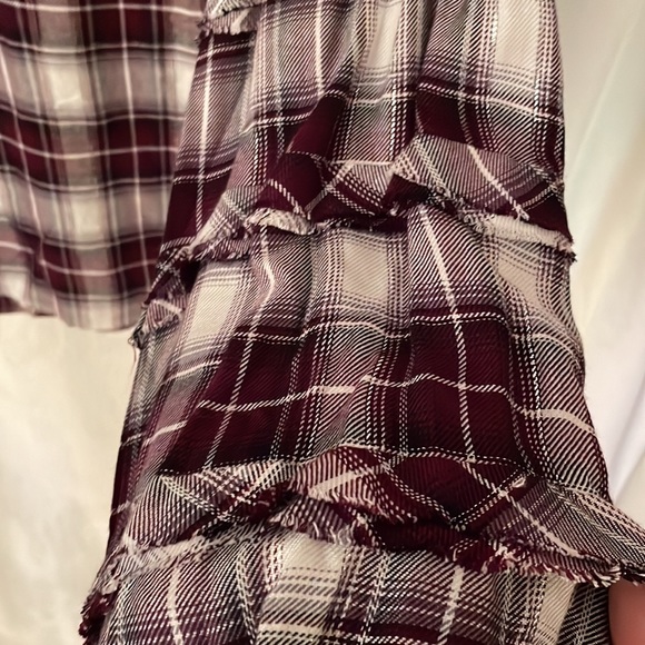 Jane and Delancey - Picture 2 of 4